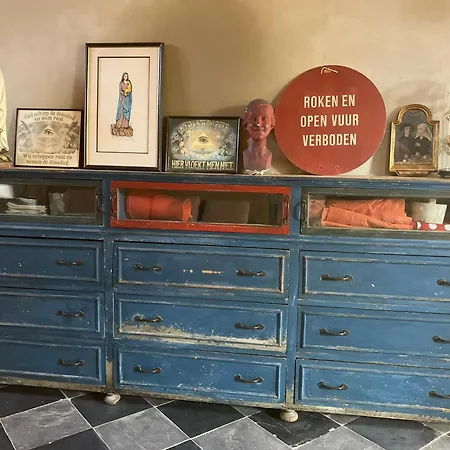 Дом отдыха La Cure De *